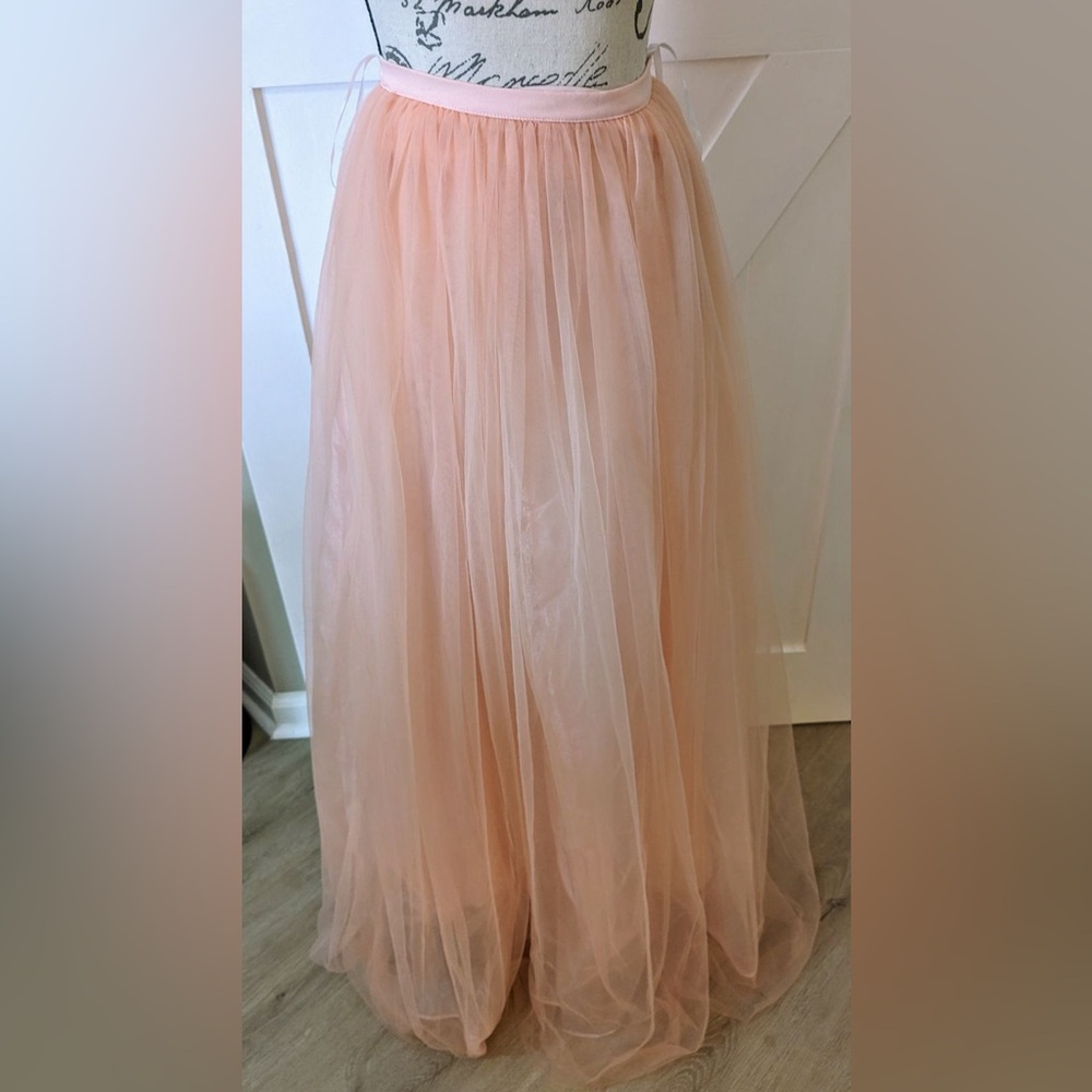 LuLus coveted curated collected. XS Skirt